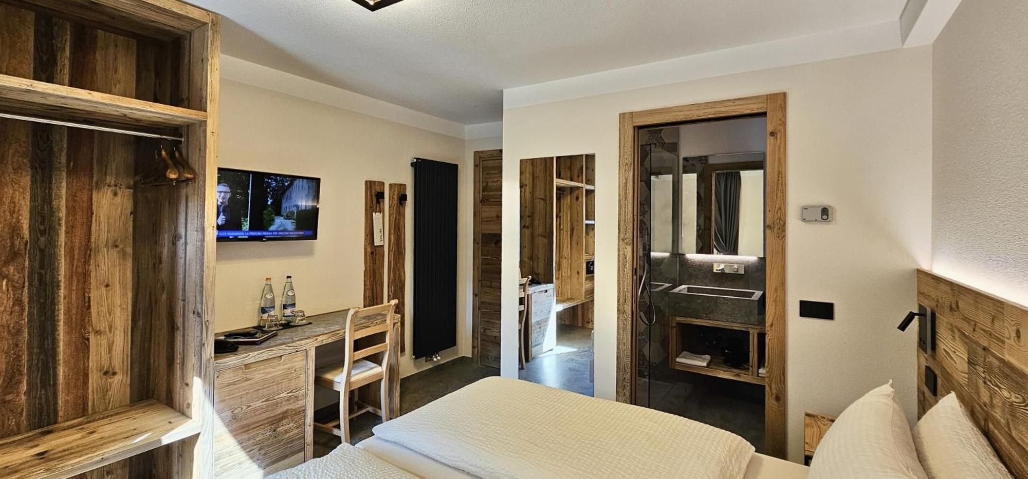 Albergo Alpenrose 리비뇨 외부 사진