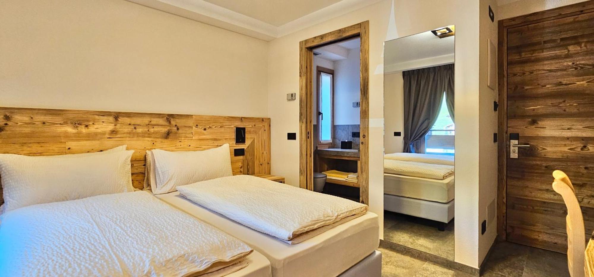 Albergo Alpenrose 리비뇨 외부 사진